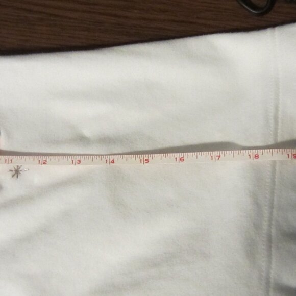 Cat Halloween embroidered T-shirt small (6-8) - Picture 4 of 4